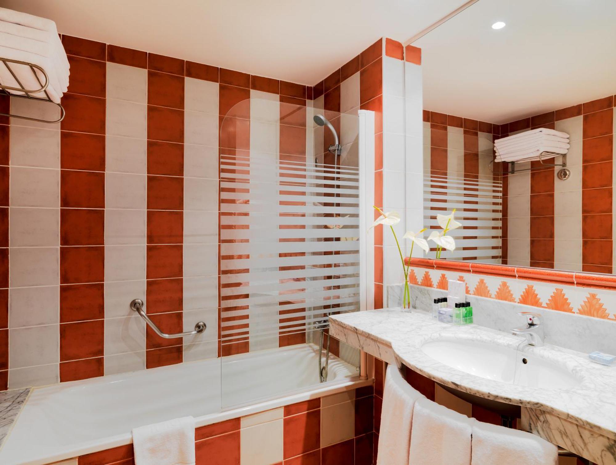 Double or Twin Room Extra Bed Pool View up to 10 years old,1263013381:JPEG