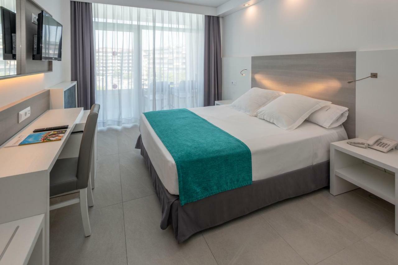 Chambre Simple - Vue sur Piscine